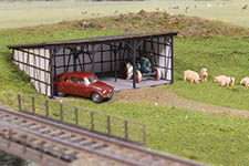112-23025 - H0 - Unterstand Landmaschinen bergisch